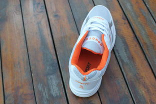 優(yōu)質(zhì)低價(jià)運(yùn)動(dòng)鞋清倉批發(fā) 高幫帥氣球鞋與非洲市場(chǎng)專供庫存熱銷